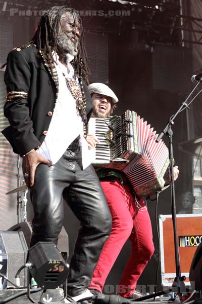 WINSTON MCANUFF - FIXI - 2013-07-21 - PARIS - Parvis de l'Hotel de Ville - 